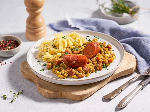 Linsen mit Spaetzle und Chorizo