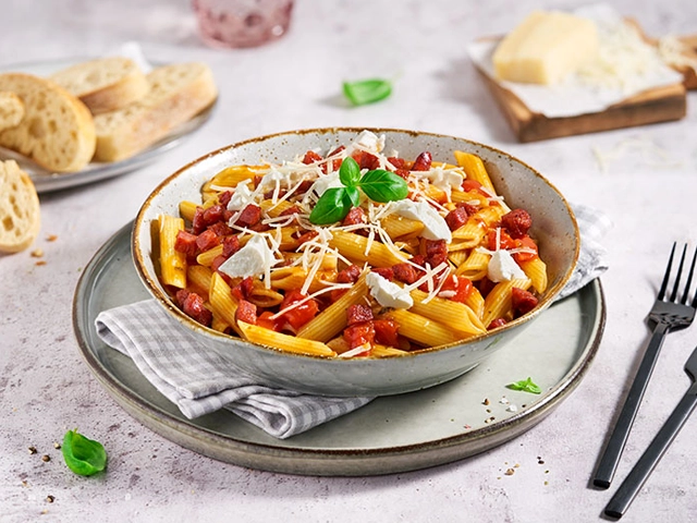 One Pot Pasta mit Chorizo Tomaten und Ricotta
